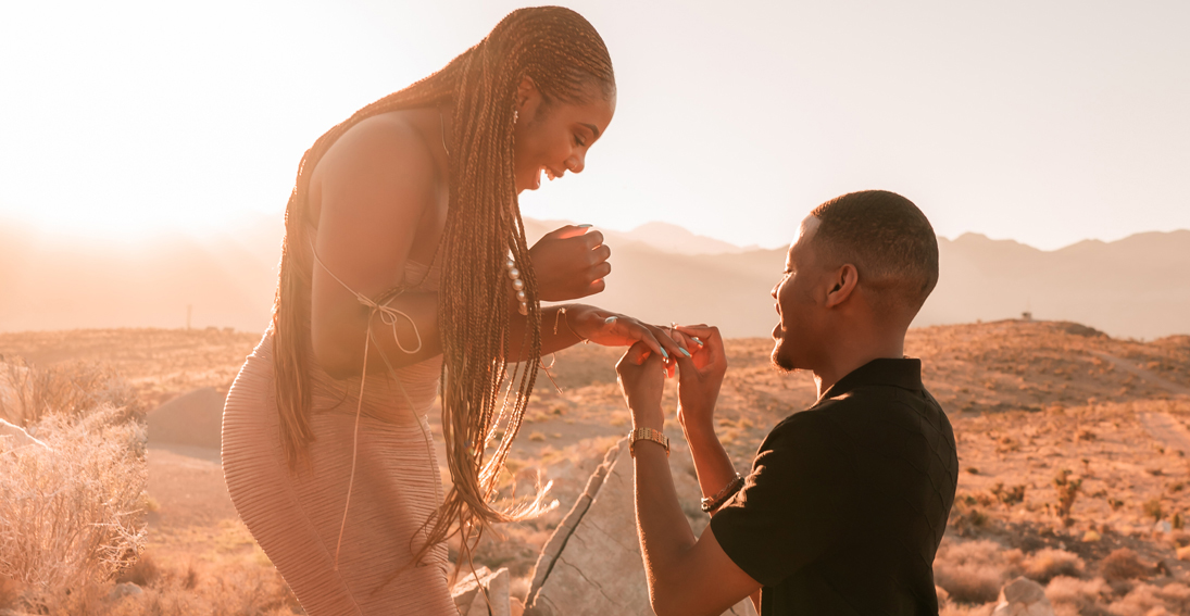 Romantic helicopter proposal for couples: Stunning city and desert vistas from Red Rock Canyon